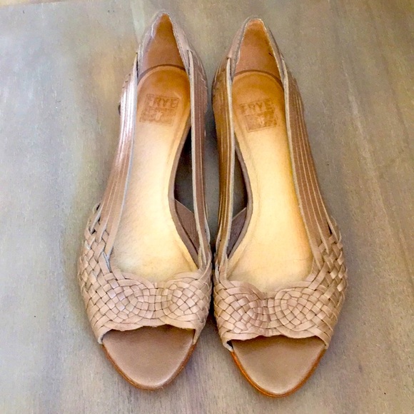 - Frye vintage tab sandals - Picture 1 of 4